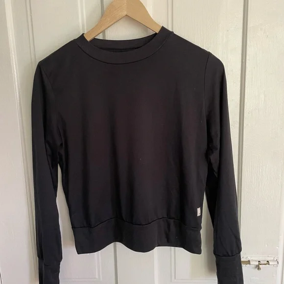 Vuori daydream crew in black heather. Size small - Picture 2 of 2